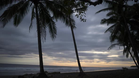 Timelapse of sunset at Ostional beach, Costa Rica alt