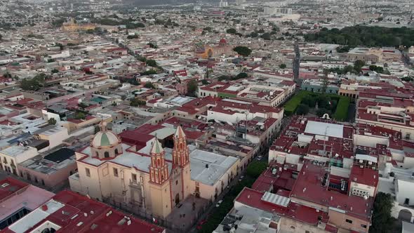 Church of the Congregation of Our Lady of Guadeloupe and the Plaza de Armas In Santiago de Querétaro alt