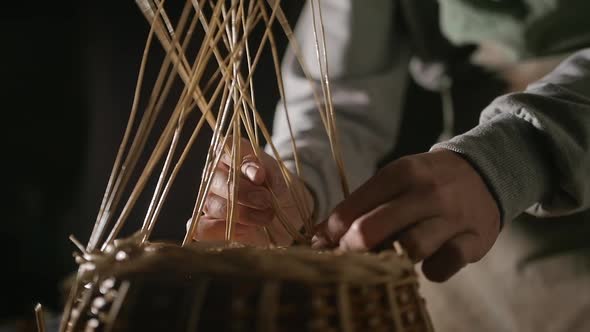 Weaving a Basket From Willow Branches alt