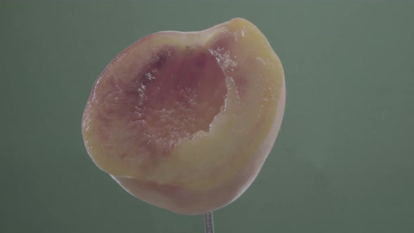 Peach Rotating with Loop on Green Screen for Chroma Key alt