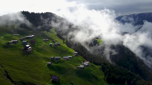 Pokut Plateau Rize Camlihemsin,Pokut plateau in the Black Sea and Turkey. Rize, Turkey alt