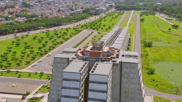 Monumental Christopher Columbus Lighthouse In Santo Domingo, Dominican Republic - drone descending alt