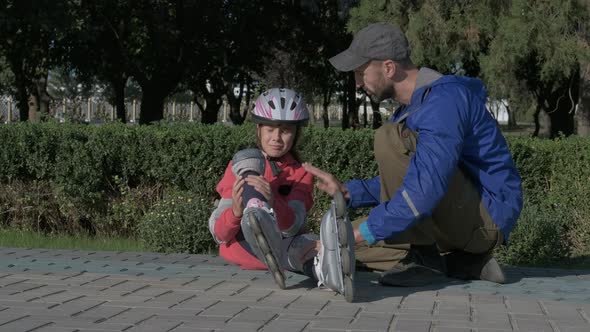 Child sports leg pain.  alt