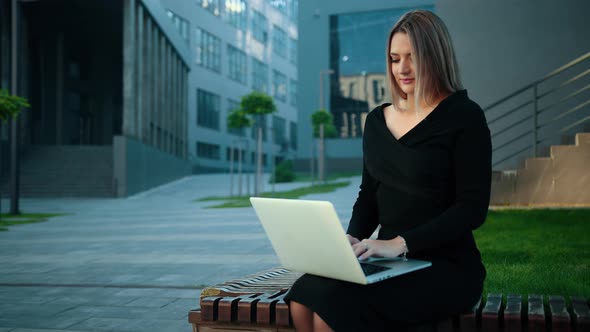 Using Technology Outdoors alt