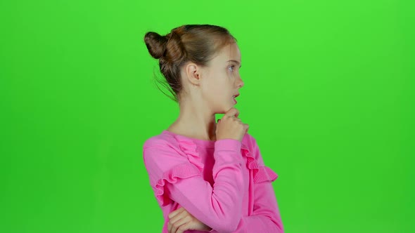 Baby Thinks and She Comes Up with an Idea, Green Screen, Slow Motion alt