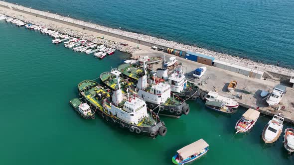Tugboat to Mooring Aerial View 4 K Turkey Alanya alt