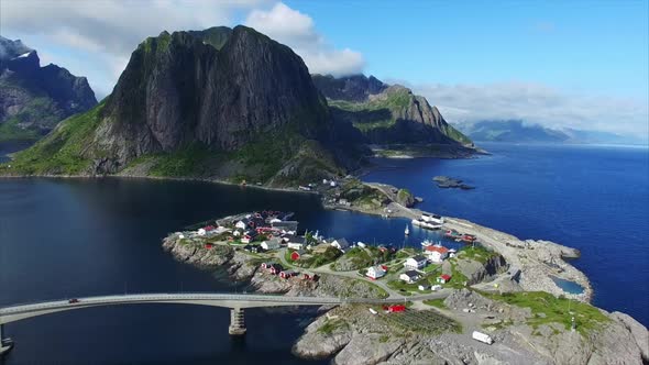 Fishing village of Hamnoya on Lofoten islands alt