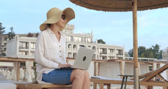 Recreation Time with Remote Job alt