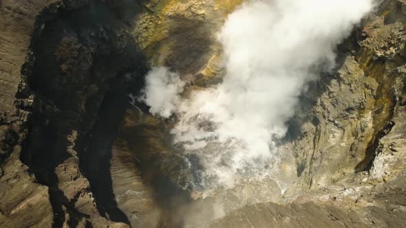 Active Volcano with a Crater. Gunung Bromo, Jawa, Indonesia. alt
