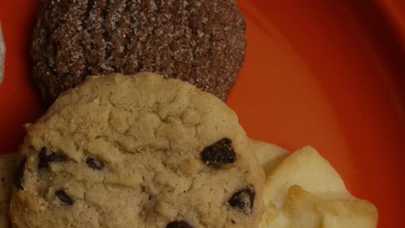 Cinematic, Rotating Shot of Cookies on a Plate alt