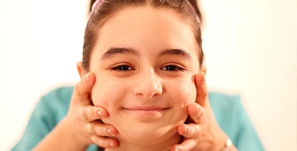 Physiotherapy Child With Neck Problems  alt