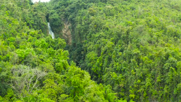 Beautiful Tropical Waterfall Philippines, Cebu alt