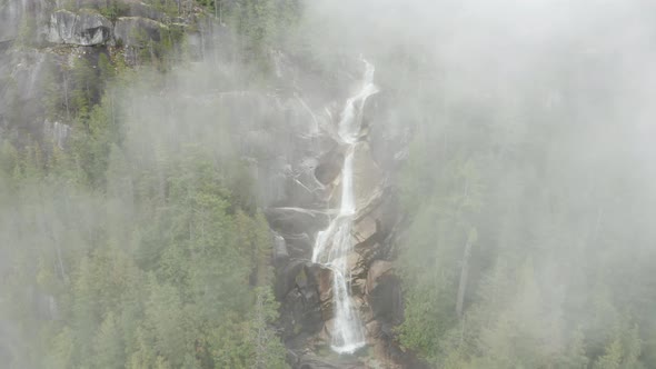 Squamish Waterfall Pull Back