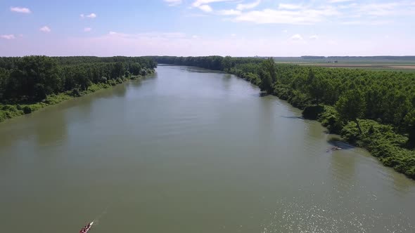 Dragon Boat On A River alt