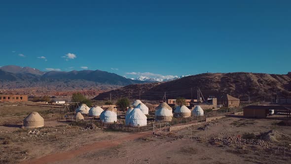 Yurts In Traditional Kyrgyz Style, Issyk Kul Lake alt