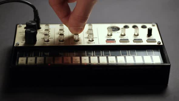 Switching-on of Analog Midi Controller Device For Sound Equalizing