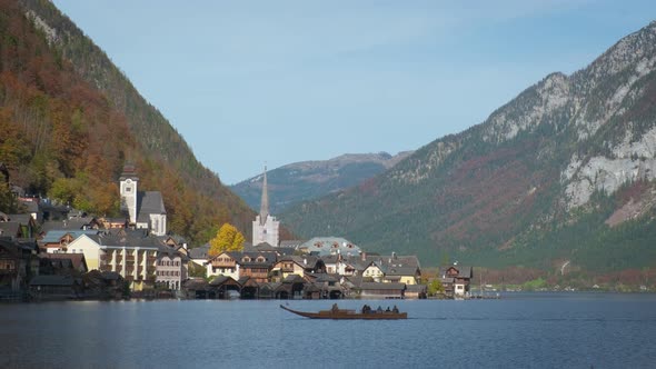 Autumn Colors in Famous Tourist Destination Idillyc Town Hallstatt in Austrian Mountains Alps alt