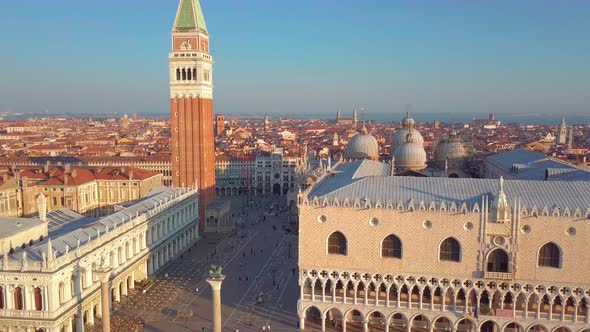 Aerial View of Canals with Boats and Bridges in Venice, Italy alt