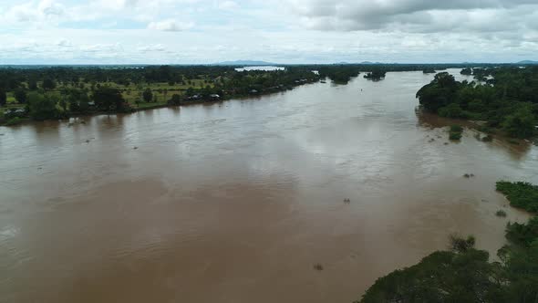The 4.000 islands near Don Det in southern Laos seen from the sky alt