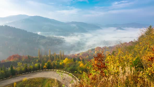 Autumn. Misty Morning in the Mountains alt