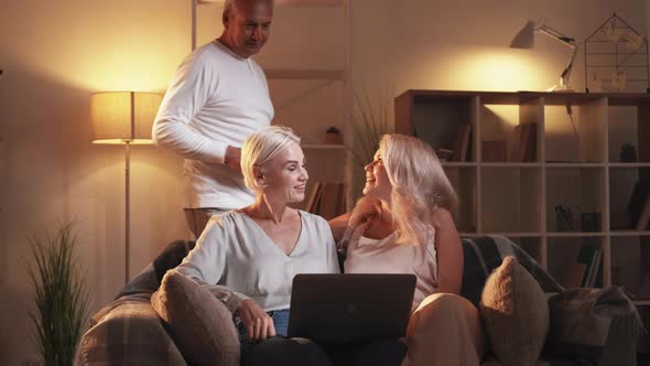 Family Evening Happy Meeting Online Video Joyful alt