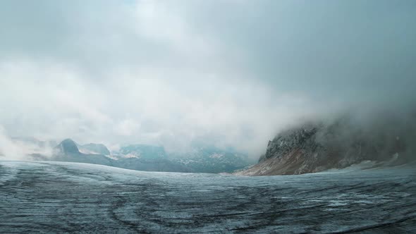 Dachstein Gletscher Glacier Berge Mountain Austria Drohne Nebel Fog Bergsteigen Hiking