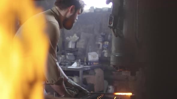 Machine Metal Forging alt