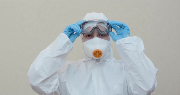 Global Pandemic Epidemic. Coronavirus COVID-19 alt