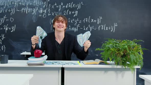 Teacher Rejoices at Winning at Online Casino Lottery alt