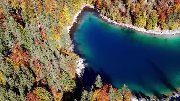 Beautiful Autumn Landscape on the Lake Ödsee in the Mountains in Upper Austria Salzkammergut alt