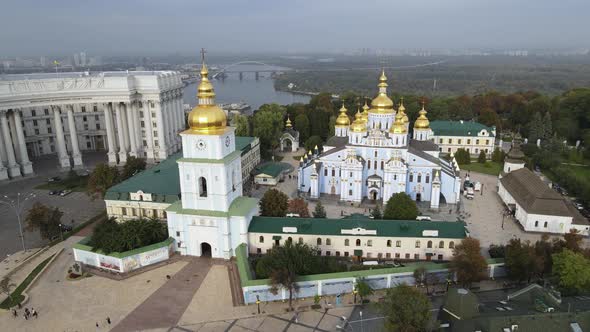 St. Michael's Golden-Domed Monastery in Kyiv, Ukraine. Slow Motion, Kiev alt