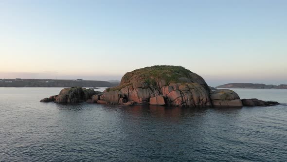 The Turtle Shaped Island at Kincasslagh to Cruit Island in County Donegal  Ireland alt