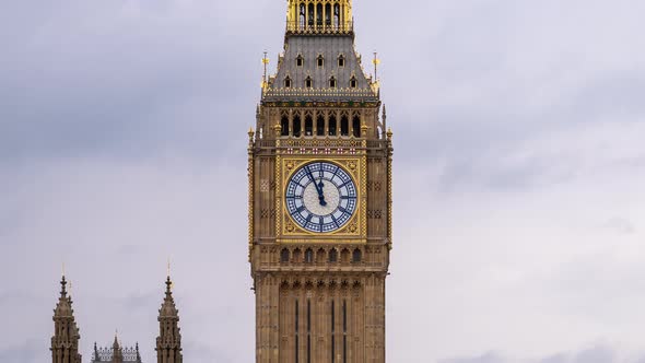 Big Ben Timelapse of new the  Elizabeth clock tower with clouds in the background