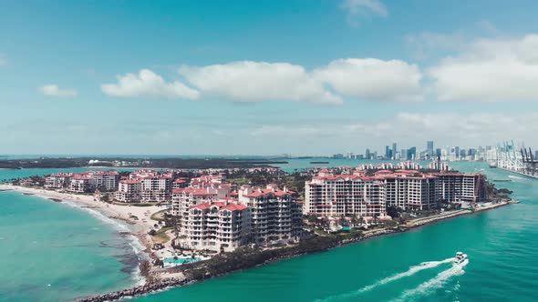 Amazing Aerial View of Miami Beach Coastline From Drone on a Sunny Day, Slow Motion alt