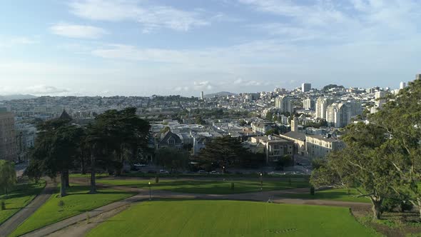 Aerial view of San Francisco cityscape alt
