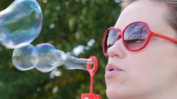HD - Woman Blow Bubbles alt