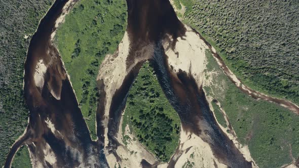 4K Salmon river Birds Eye View - Drone flying alt