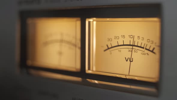 Audio Signal Levels Monitoring Audio Console on Classic Sound Amplifier alt