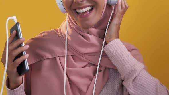 Music Gadget Playlist Joy Song Woman Headset Phone alt