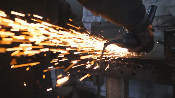 Craftsman Use Saw Cutting Machine to Cut Metal Detail alt