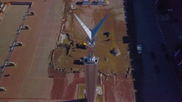 Epic Aerial Shot of Famous Monument of Glory in Samara City Camera is Lowering Slowly