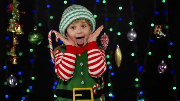 Kid Girl Christmas Elf Santa Claus Helper Costume Cover Face Hands Plays Hide Seek alt