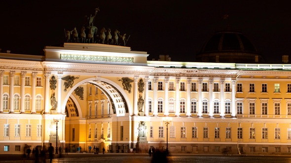 Time Lapse Of People Walking On Palace Square alt