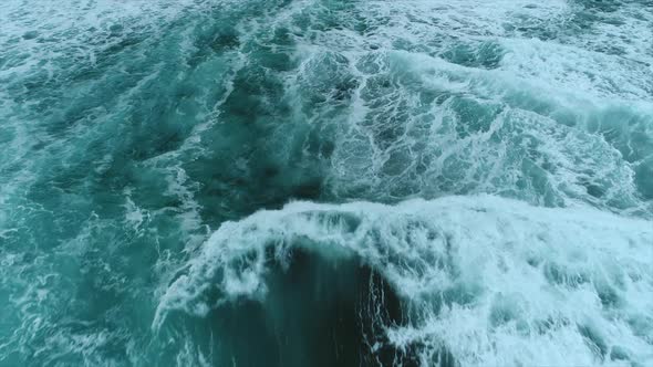 Dramatic Ocean Waves