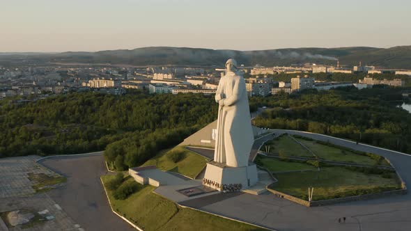 Monument to Defenders of the Soviet Arctic alt
