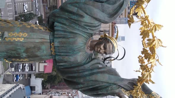 Vertical Video Kyiv Ukraine Independence Square Maidan alt