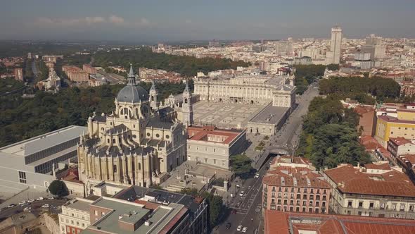 Royal Palace of Madrid and Cathedral De La Almudena alt
