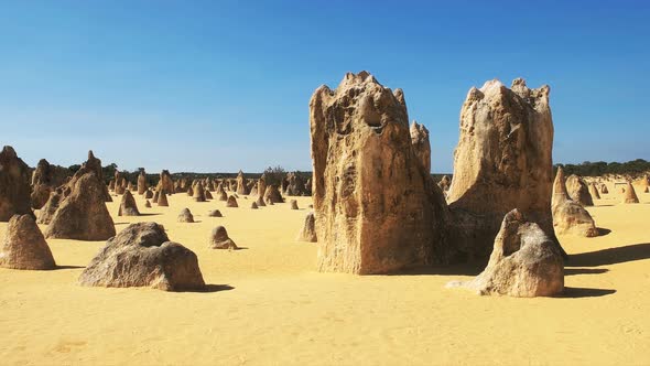 zoom in shot of the pinnacles, wa alt