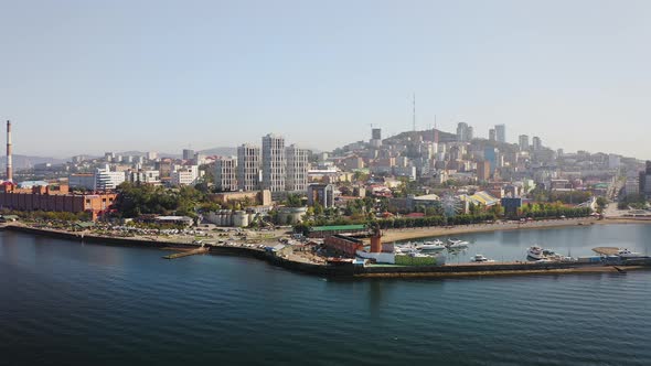 View From the Drone to the Sportivnaya Embankment of Vladivostok alt