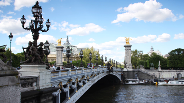 Bridge in Paris - Timelapse